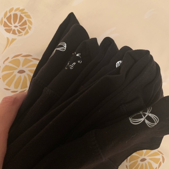 Aritzia TNA cadence leggings (4pairs) - Picture 5 of 7